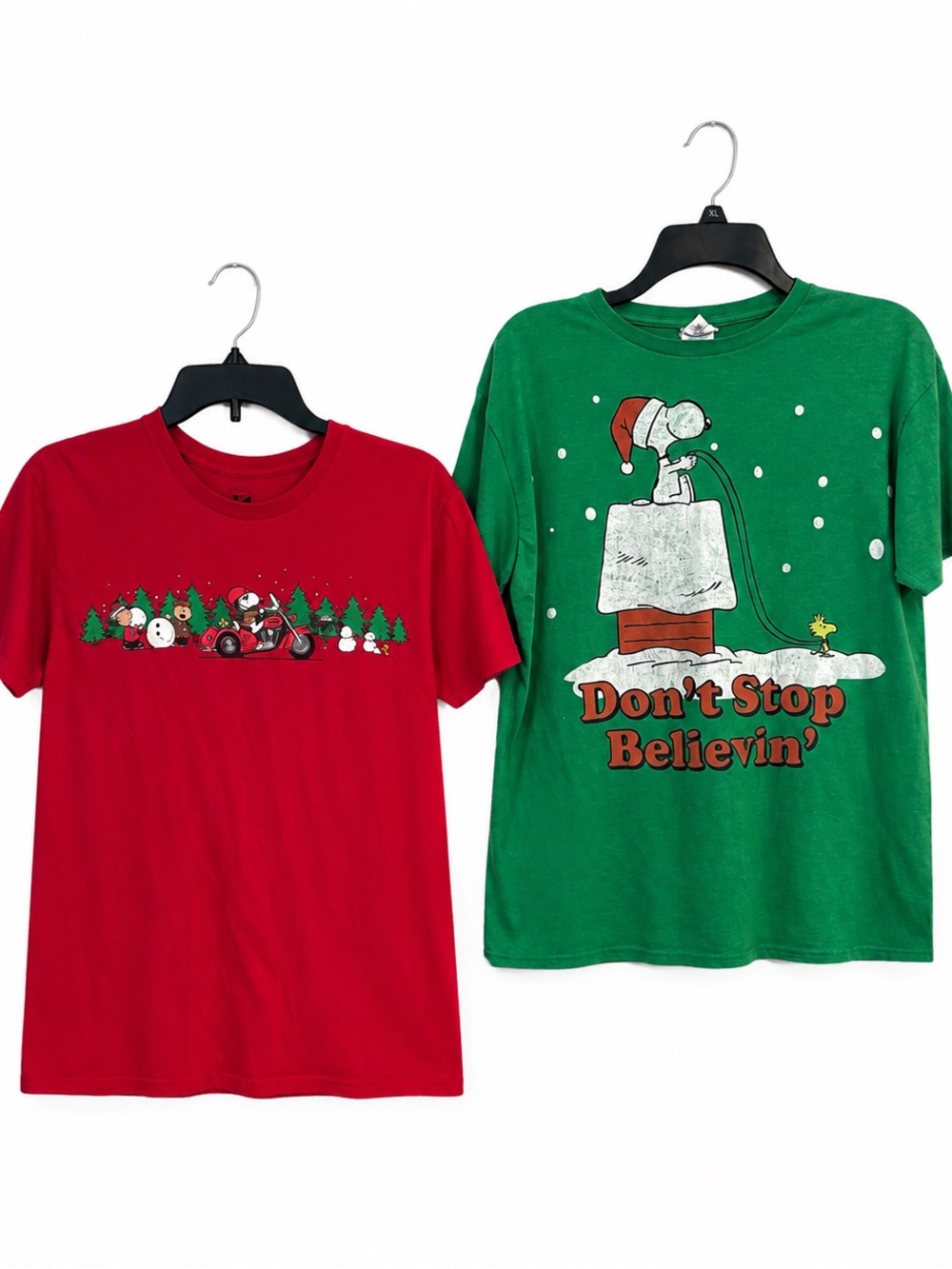 Peanuts Snoopy Christmas T-Shirt Lot Women’s Medium Holiday Graphic Tees 2pc